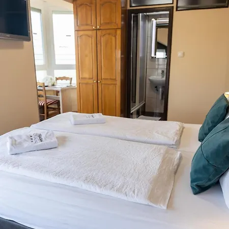 Atos Motel *